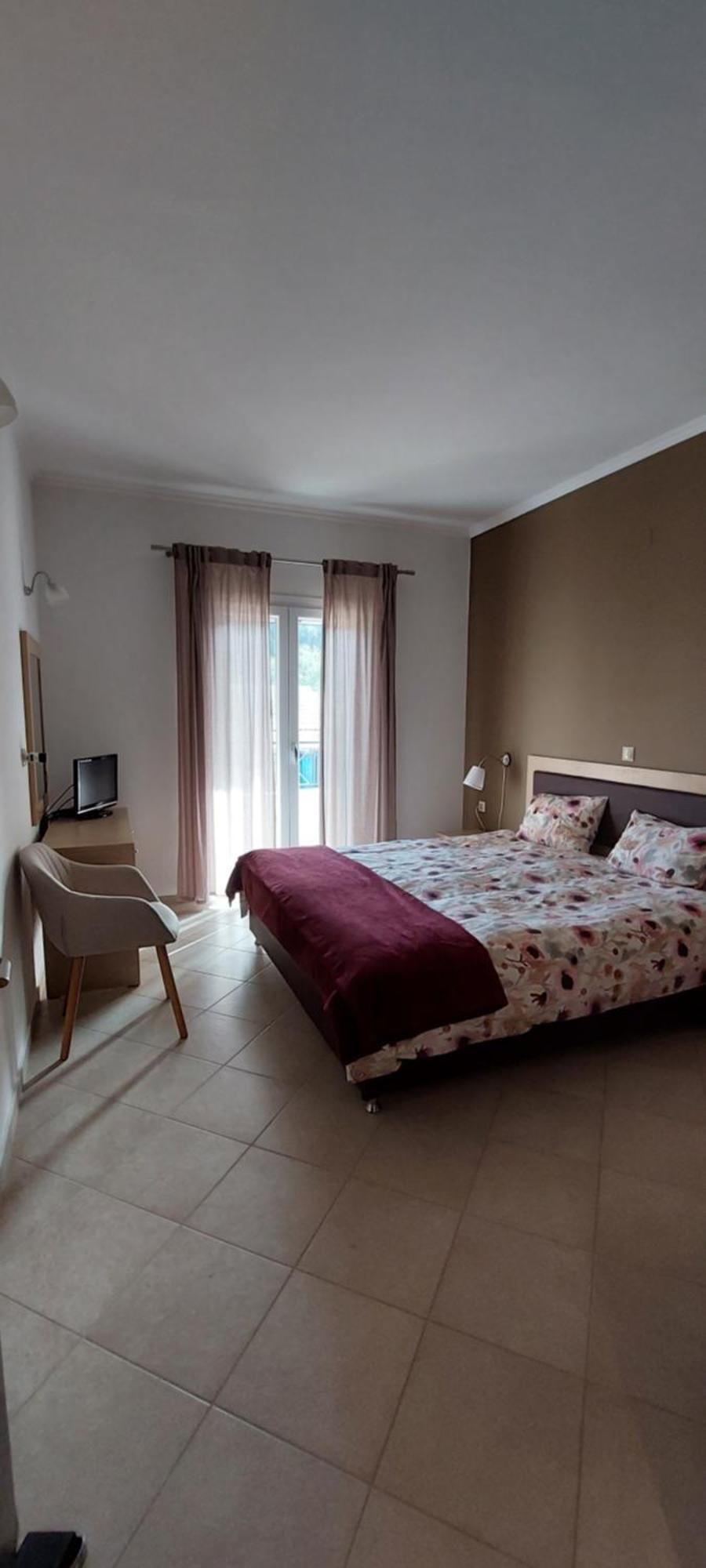 Athena Apartments Vitaládes Esterno foto